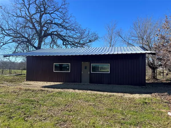 Quinlan, TX 75474,8846 Private Road 2402