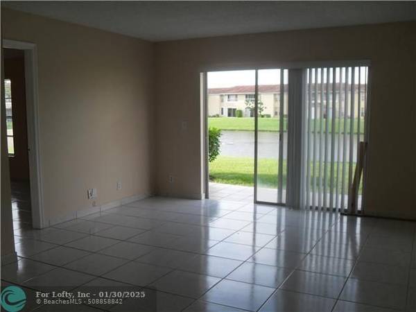 Coral Springs, FL 33071,10137 Twin lakes Drive  #10137