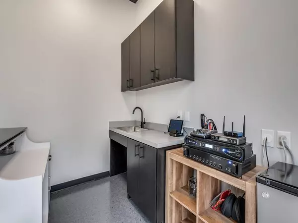 Dallas, TX 75219,2603 Oak Lawn Avenue #100-Room 2