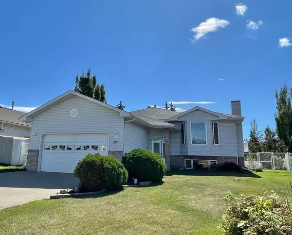 1837 10 AVE, Wainwright, AB T9W 1L4