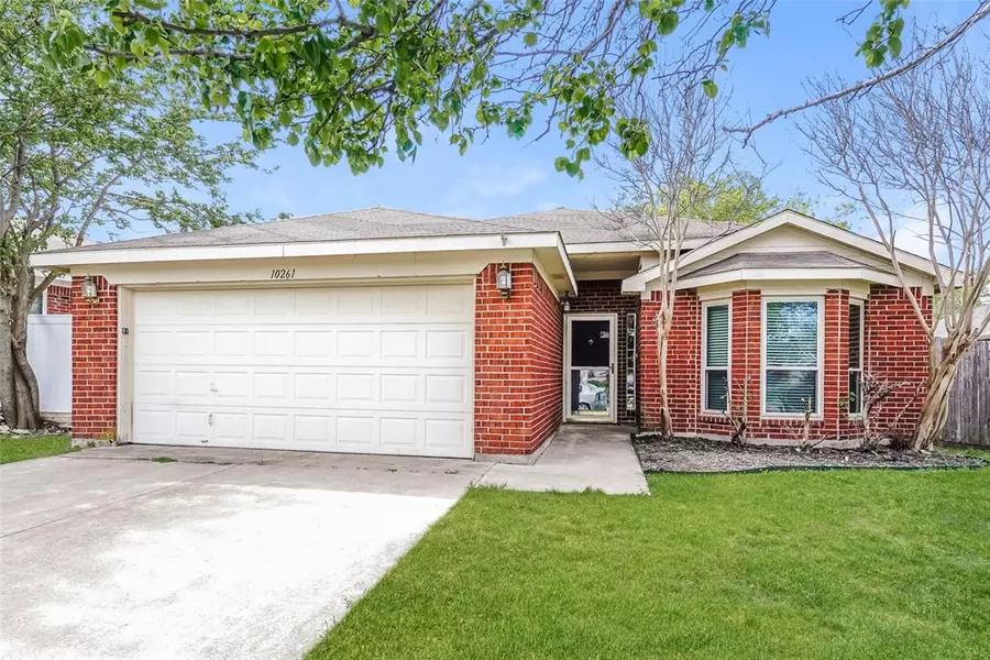 10261 Cypress Hills Drive, Fort Worth, TX 76108