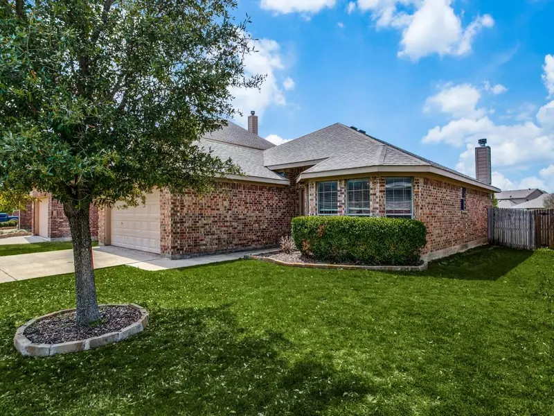 10921 Hawks Landing Road, Fort Worth, TX 76052