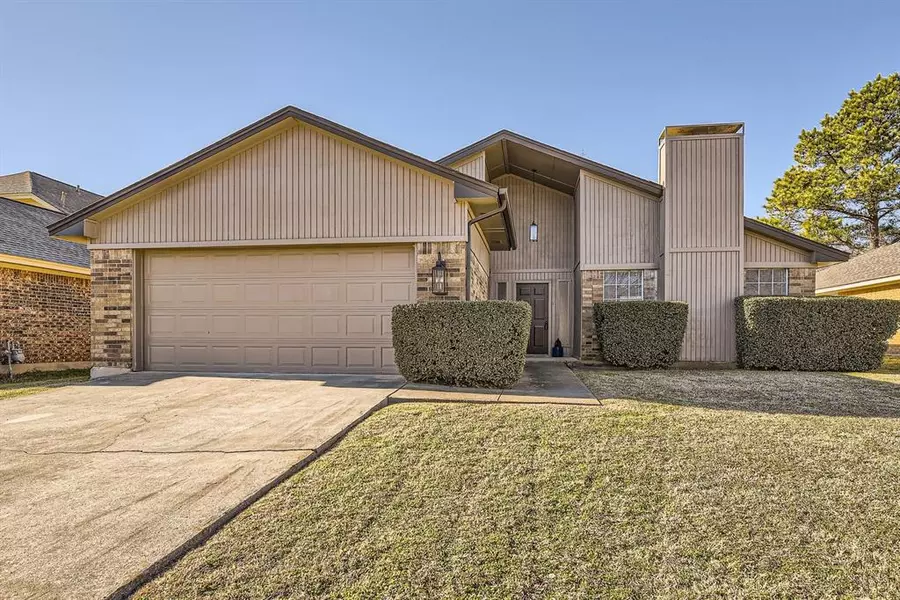 3912 Waterford Way, Denton, TX 76210