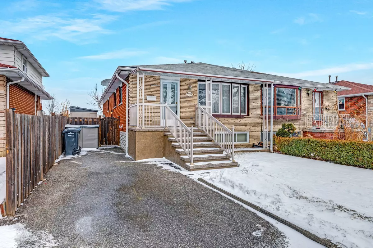 Mississauga, ON L4Y 3C7,3289 Klaiman DR