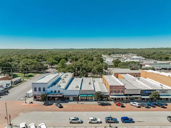 Graham, TX 76450,518 Oak St