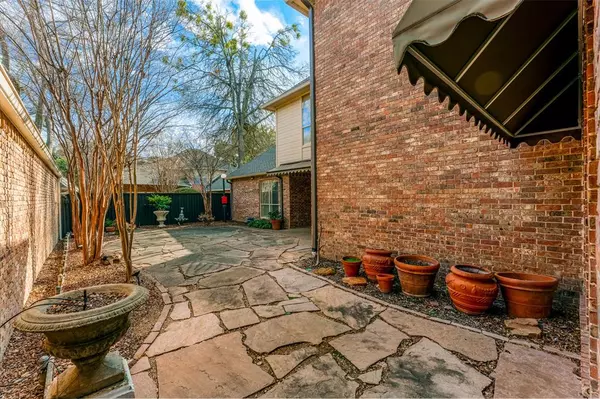 Dallas, TX 75248,17202 Meadow Tree Circle