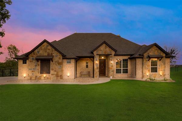 107 Summer Stone Court, Weatherford, TX 76087