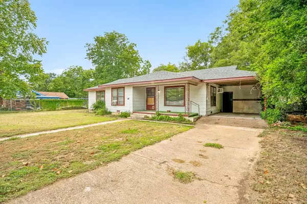 De Leon, TX 76444,416 S Moseley Street