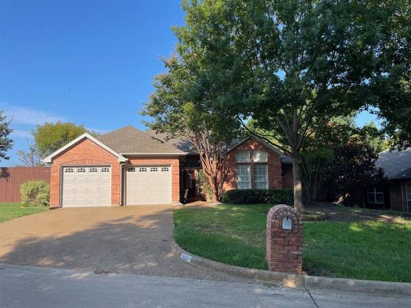 5501 Canada Court, Rockwall, TX 75032