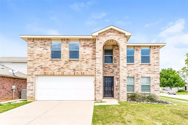 5700 Addington Drive, Fort Worth, TX 76135