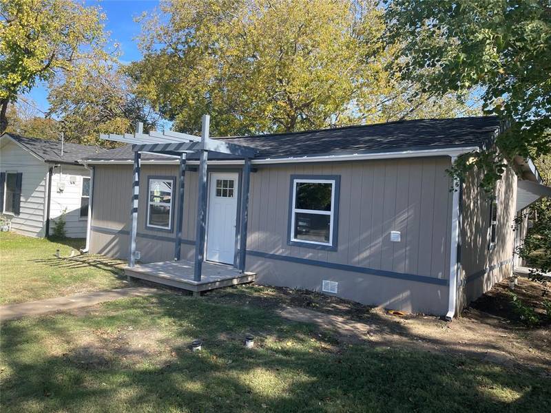 205 Hamil Street, Mansfield, TX 76063