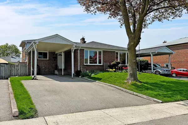 21 Clydesdale DR, Toronto C15, ON M2J 3N1