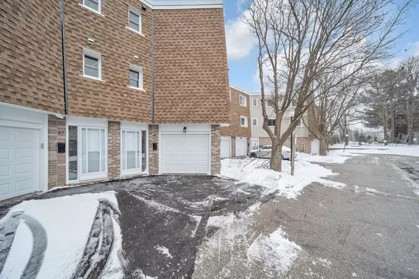 Kitchener, ON N2E 2G4,60 Elmsdale DR #46