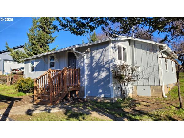 111 SE GRAPE AVE, Winston, OR 97496