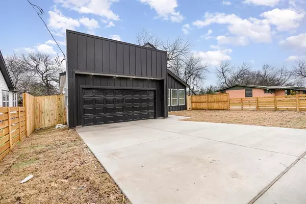 Dallas, TX 75216,1402 Adelaide Drive