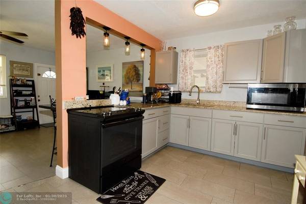 Delray Beach, FL 33444,319 SW 9th Ct