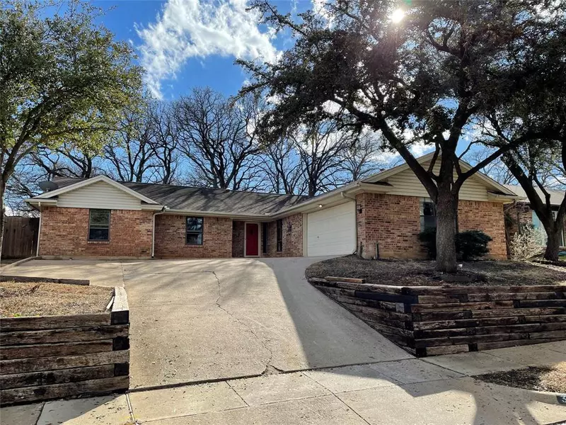 3120 Sugar Street, Bedford, TX 76021