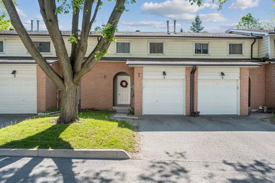 2 Bernick DR #3, Simcoe, ON L4M 5K4