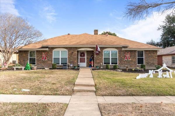 1508 Versailles Drive, Richardson, TX 75081