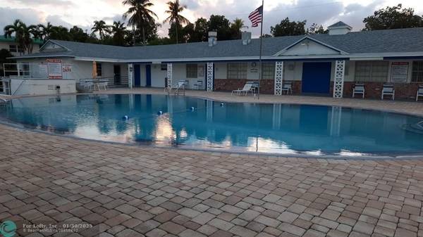 Hollywood, FL 33019,1454 N 12th Ct  #9B