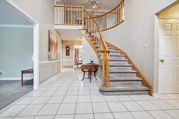 Oakville, ON L6M 2T2,2103 Brays LN