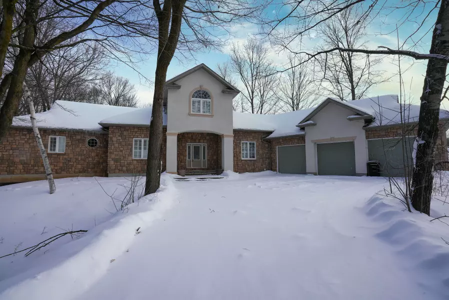 29 Glenhuron DR, Simcoe, ON L4M 6T4