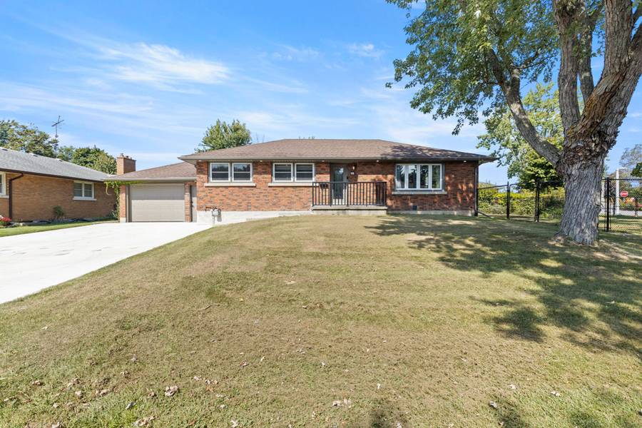 32 RIDGEWOOD DR, Niagara, ON L3C 2H1