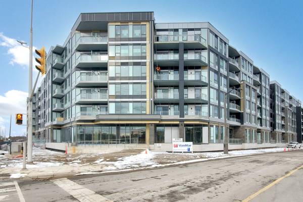 Oakville, ON L6M 5N2,2501 Saw Whet BLVD #133