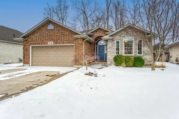 204 Gemstone CT, Lambton, ON N7S 6N3