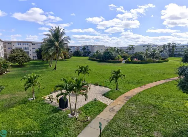 Boynton Beach, FL 33435,130 NE 26th Ave  #210