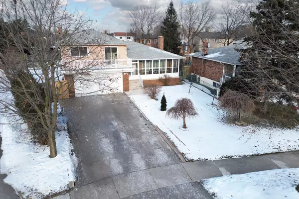 Mississauga, ON L4Y 3N5,3651 Broomhill CRES