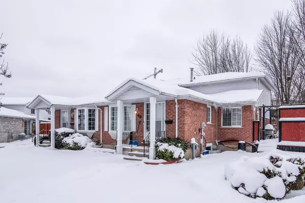 Waterloo, ON N2T 2K6,629B Settlersfield CT