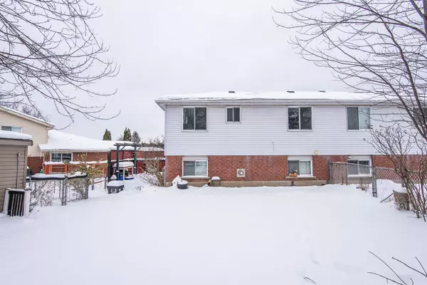 Waterloo, ON N2T 2K6,629B Settlersfield CT