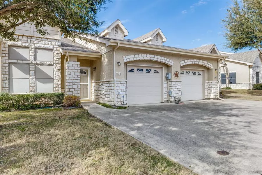 871 Kitty Hawk Lane, Grand Prairie, TX 75051