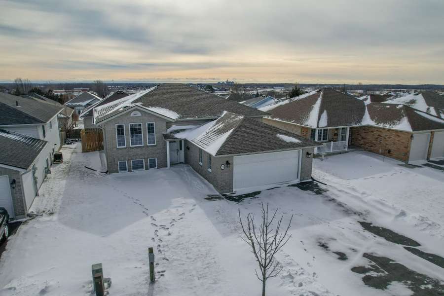 18 BELLYOU LN, Hastings, ON K8V 6W4