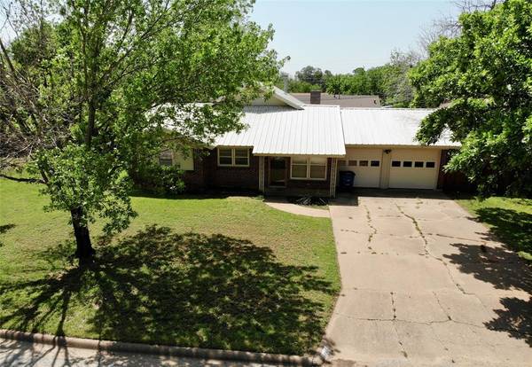 1307 Sycamore Street, Breckenridge, TX 76424