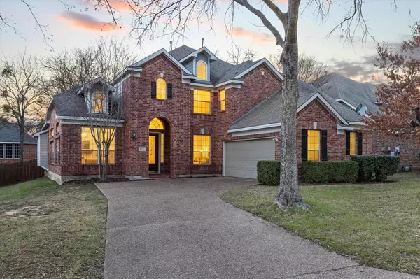 623 Creekwood Lane, Grand Prairie, TX 75052