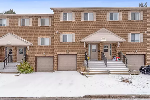 648 Gibney CRES #33, Newmarket, ON L3X 1Y1