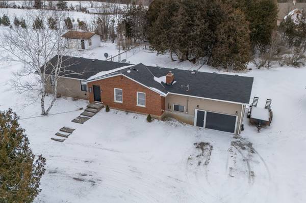 43 Pine Grove RD, Lennox & Addington, ON K0K 2W0