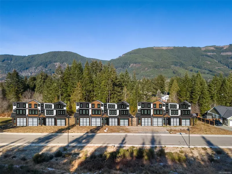 118 Edgewood Dr, Lake Cowichan, BC V0R 2G0