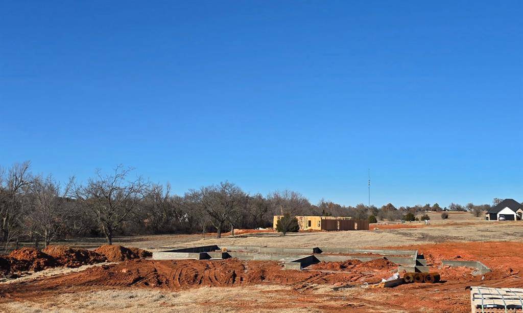2432 Canyon Circle, Blanchard, OK 73010
