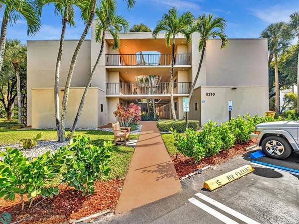 5250 Las Verdes Cir  #224, Delray Beach, FL 33484