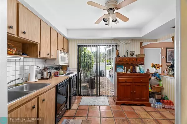 Wilton Manors, FL 33305,643 Kensington Pl  #643