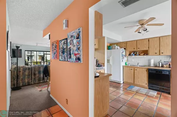 Wilton Manors, FL 33305,643 Kensington Pl  #643