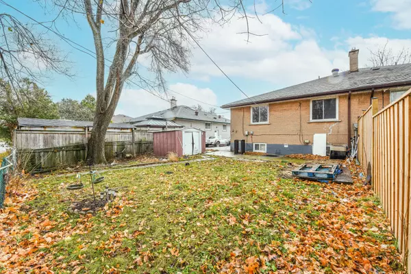 Brampton, ON L6T 2N8,9 Aloma CRES