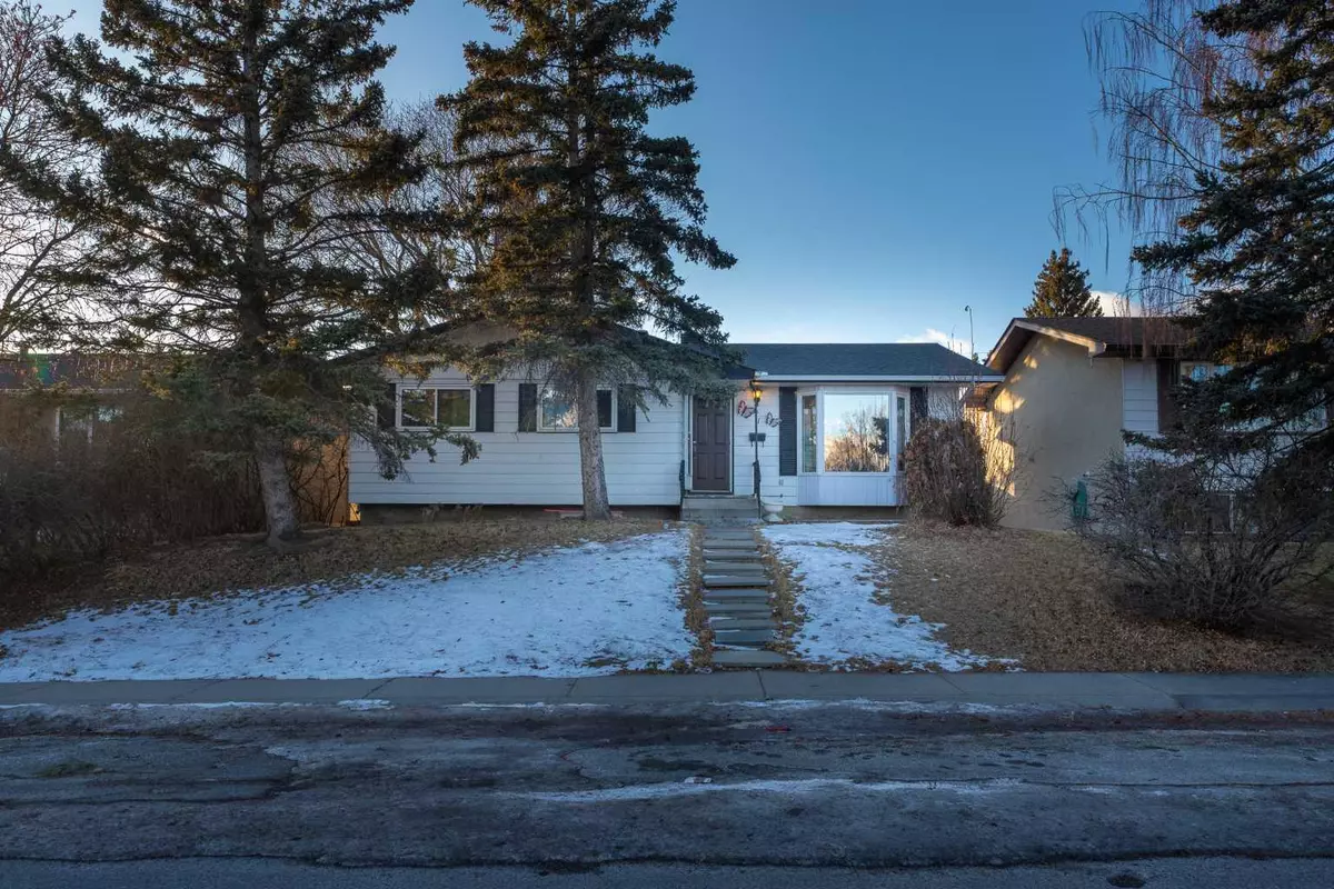 Calgary, AB T2A 2V5,11 Maryvale CRES Northeast