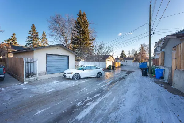 Calgary, AB T2A 2V5,11 Maryvale CRES Northeast