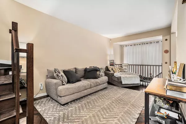 Barrhaven, ON K2J 0Z5,107 Lochnaw Private N/A N