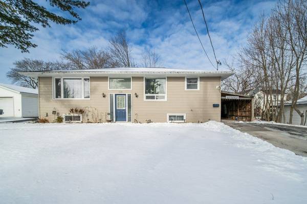 109 Water ST W, Lennox & Addington, ON K7R 1V9