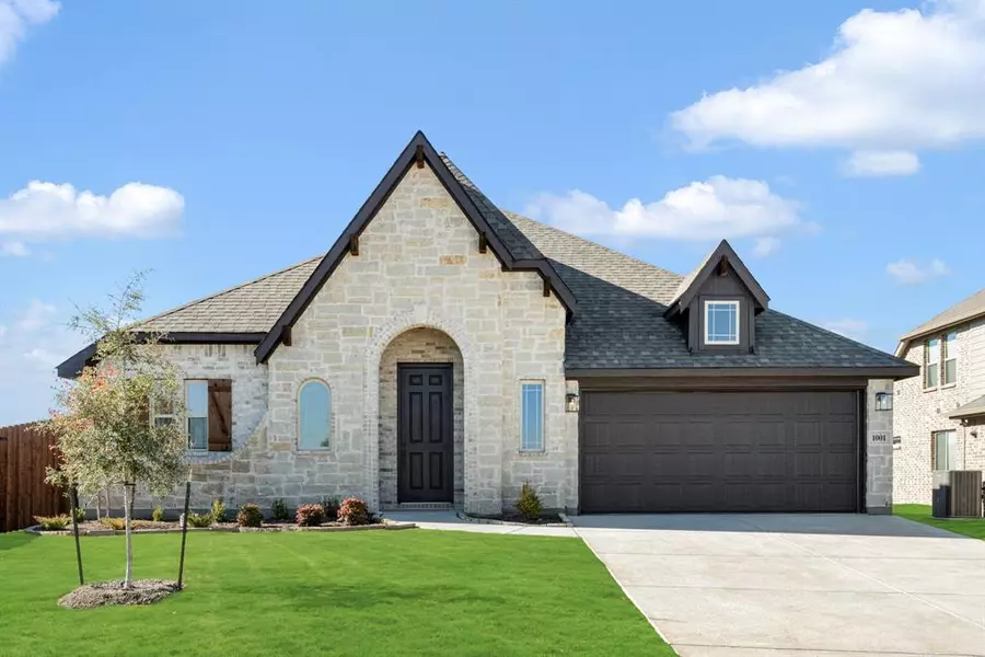 1001 Dove Haven Drive, Crowley, TX 76036